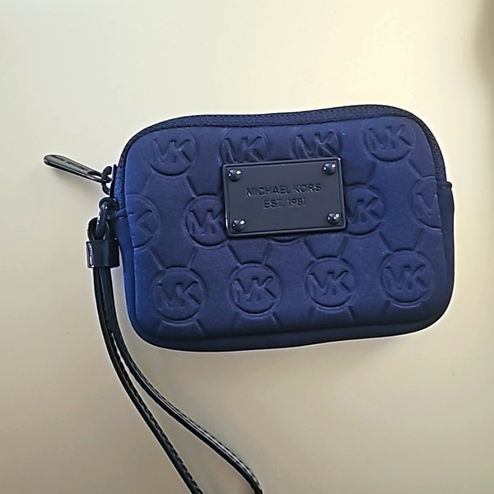 Michael kors wristlet